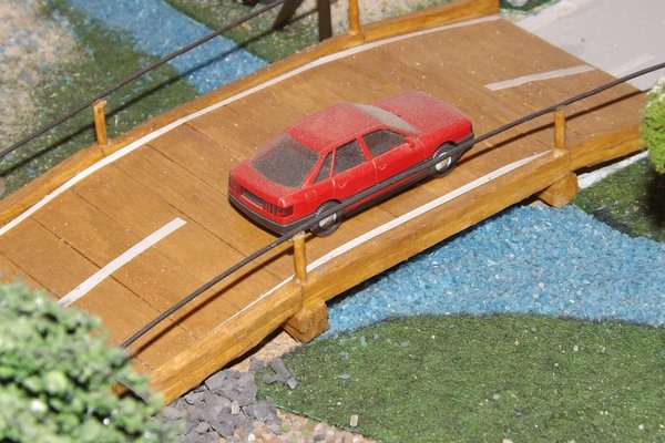 Holzbrücke für den Kraftverkehr, Erle lasiert