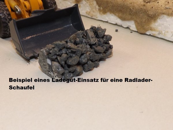 Verschiedene feste Schüttgut-Einsetze für die Felsschaufel des Wiking Volvo Radlader (W23)